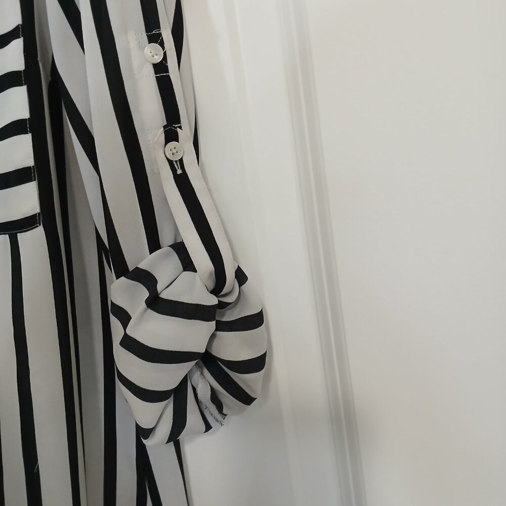 Express Portofino Shirt Women’s Medium Black White Stripe Button Front Blouse - Picture 5 of 8